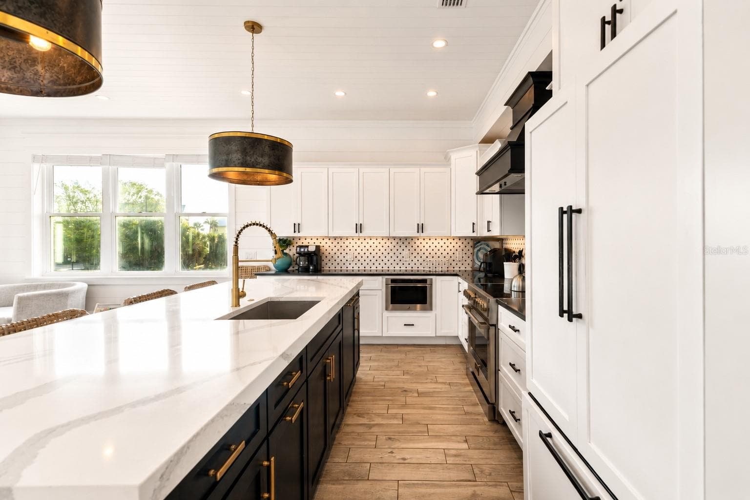 Kitchen - 239 S HARBOR DR, HOLMES BEACH