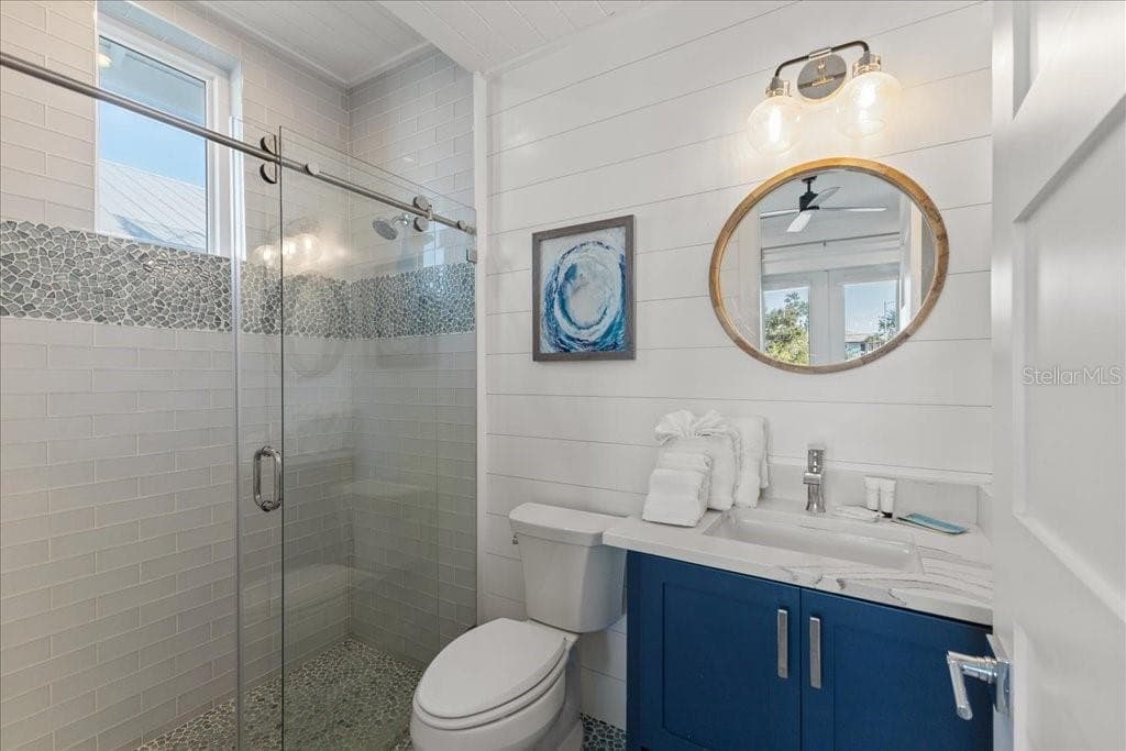 Ensuite Bathroom - 239 S HARBOR DR, HOLMES BEACH