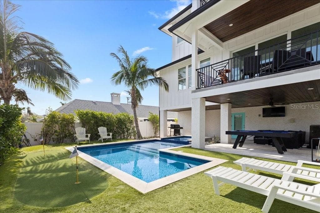 Putt Putt by the Pool - 239 S HARBOR DR, HOLMES BEACH