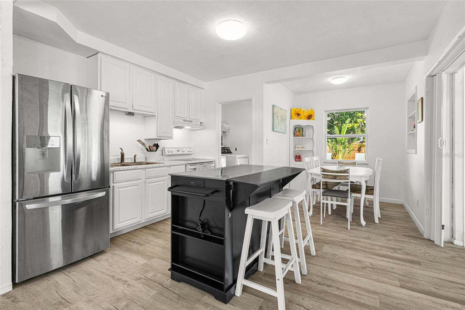 Single Family Residence at 4519 BROOKSDALE DR, SARASOTA, photo 9 of 30