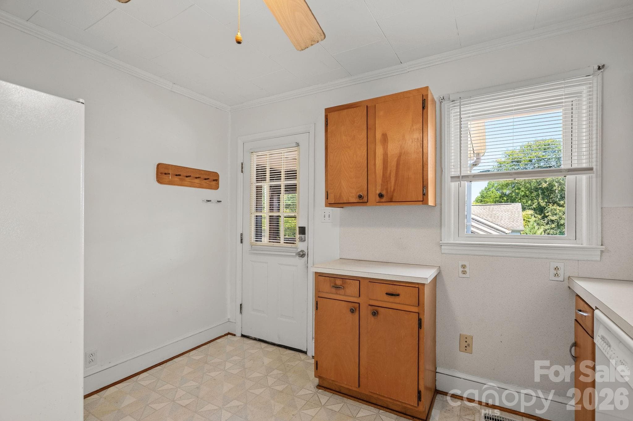 Single Family Residence at 1127 Thompson Avenue, Charlotte, photo 5 of 25