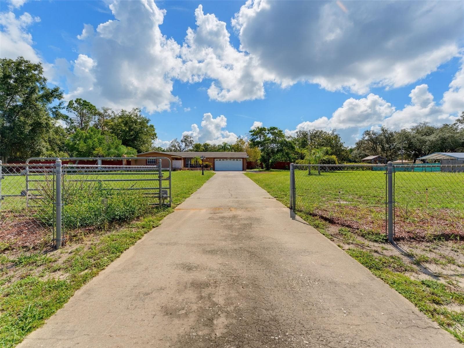Single Family Residence at 10744 OSCEOLA DR, NEW PORT RICHEY, photo 4 of 88