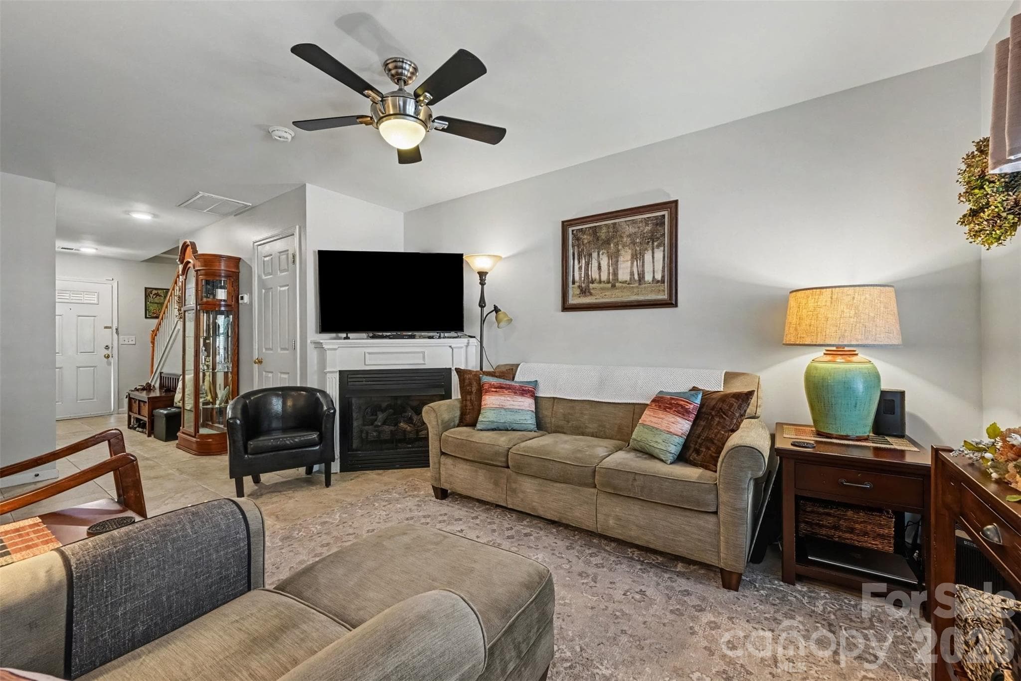 Townhouse at 10442 Columbia Crest Court, Charlotte, photo 3 of 25