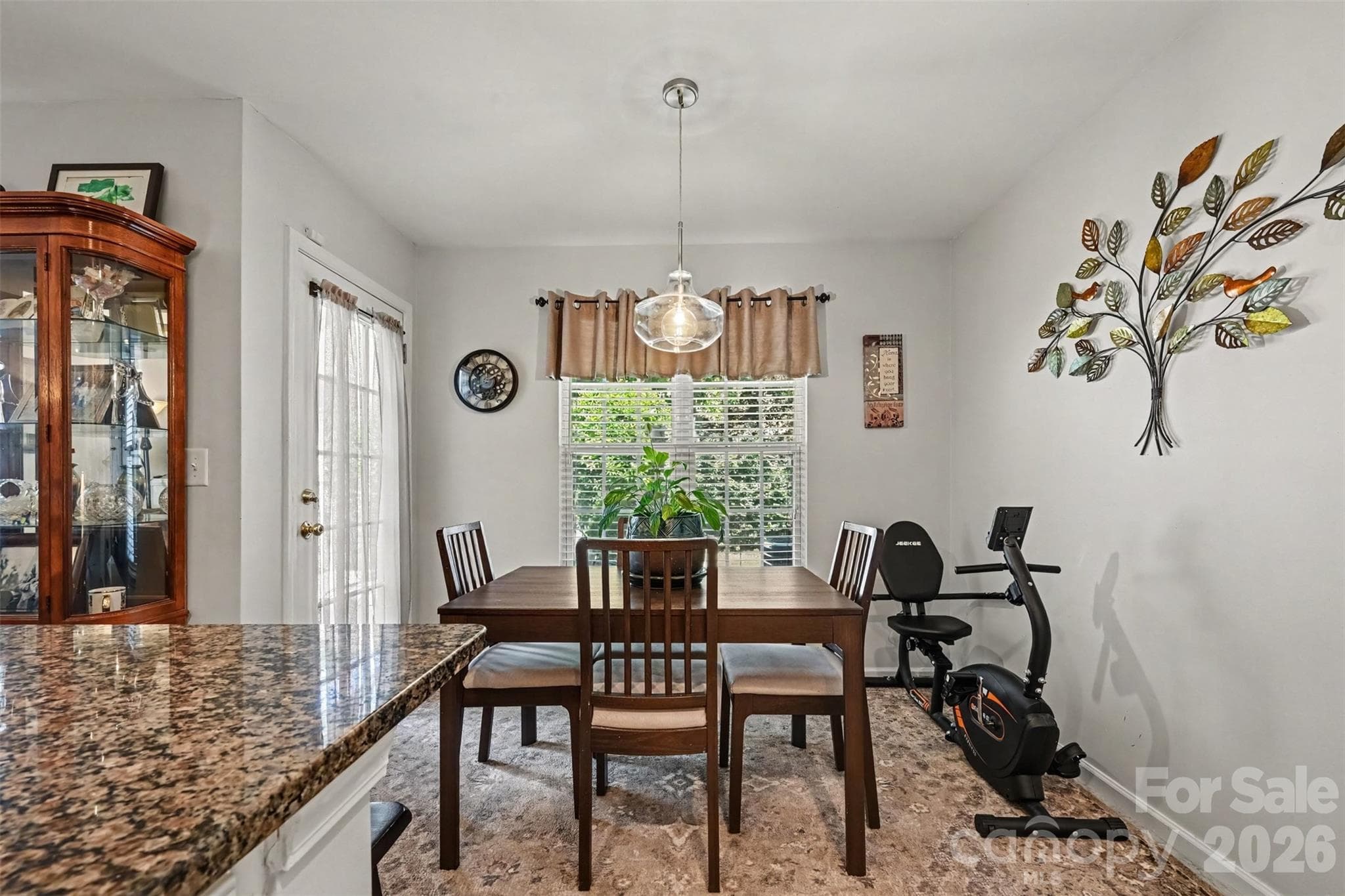 Townhouse at 10442 Columbia Crest Court, Charlotte, photo 6 of 25