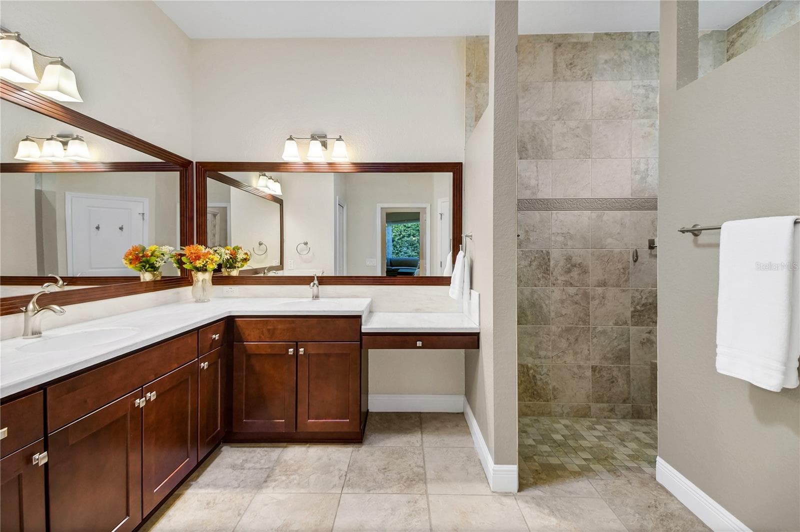 Single Family Residence at 10033 LAKE MIONA WAY, OXFORD, photo 21 of 56