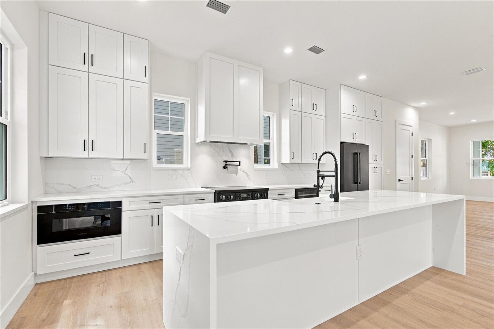 Single Family Residence at 5310 7TH AVE N, ST PETERSBURG, photo 15 of 96