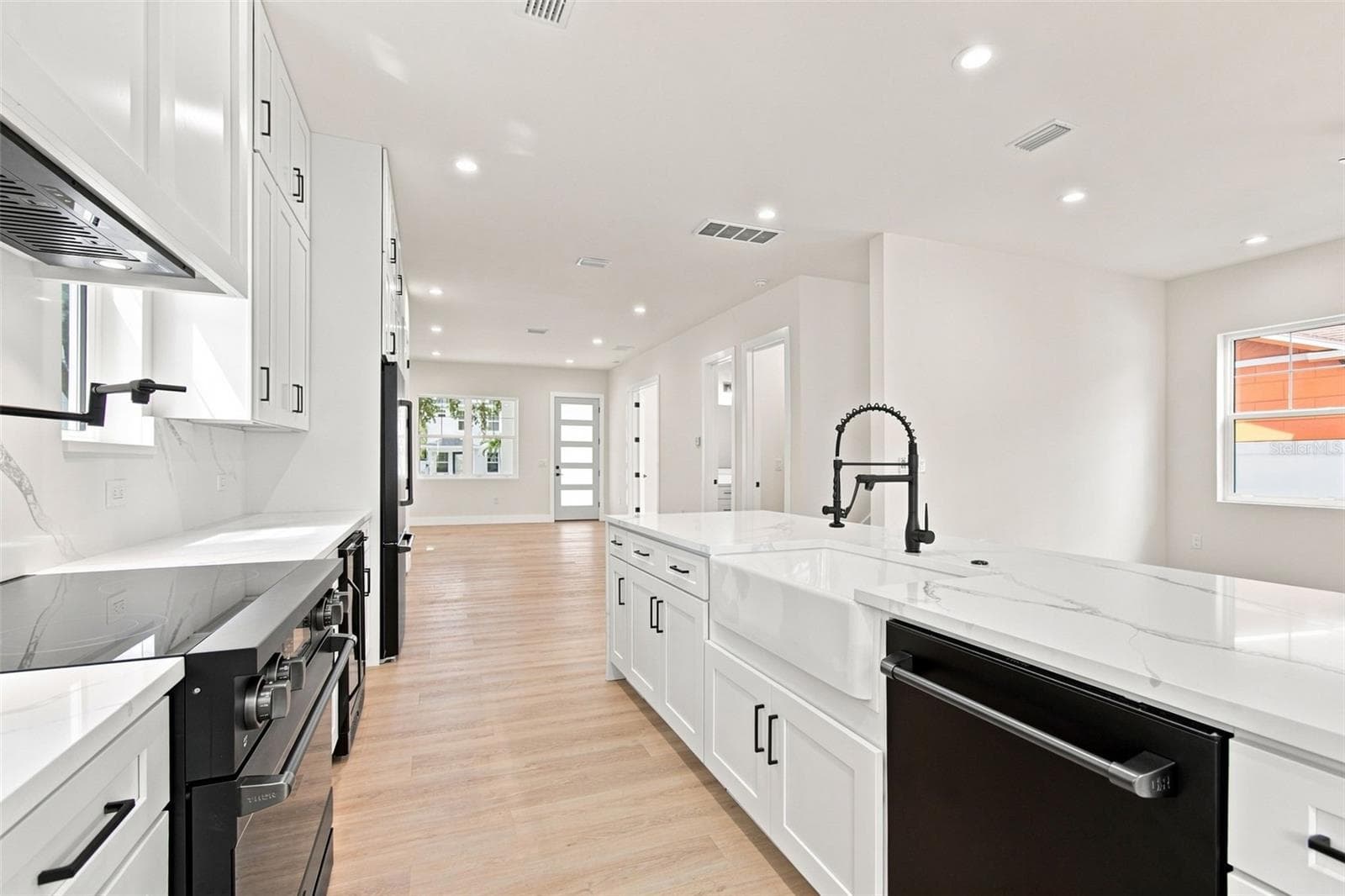 Single Family Residence at 5310 7TH AVE N, ST PETERSBURG, photo 22 of 96