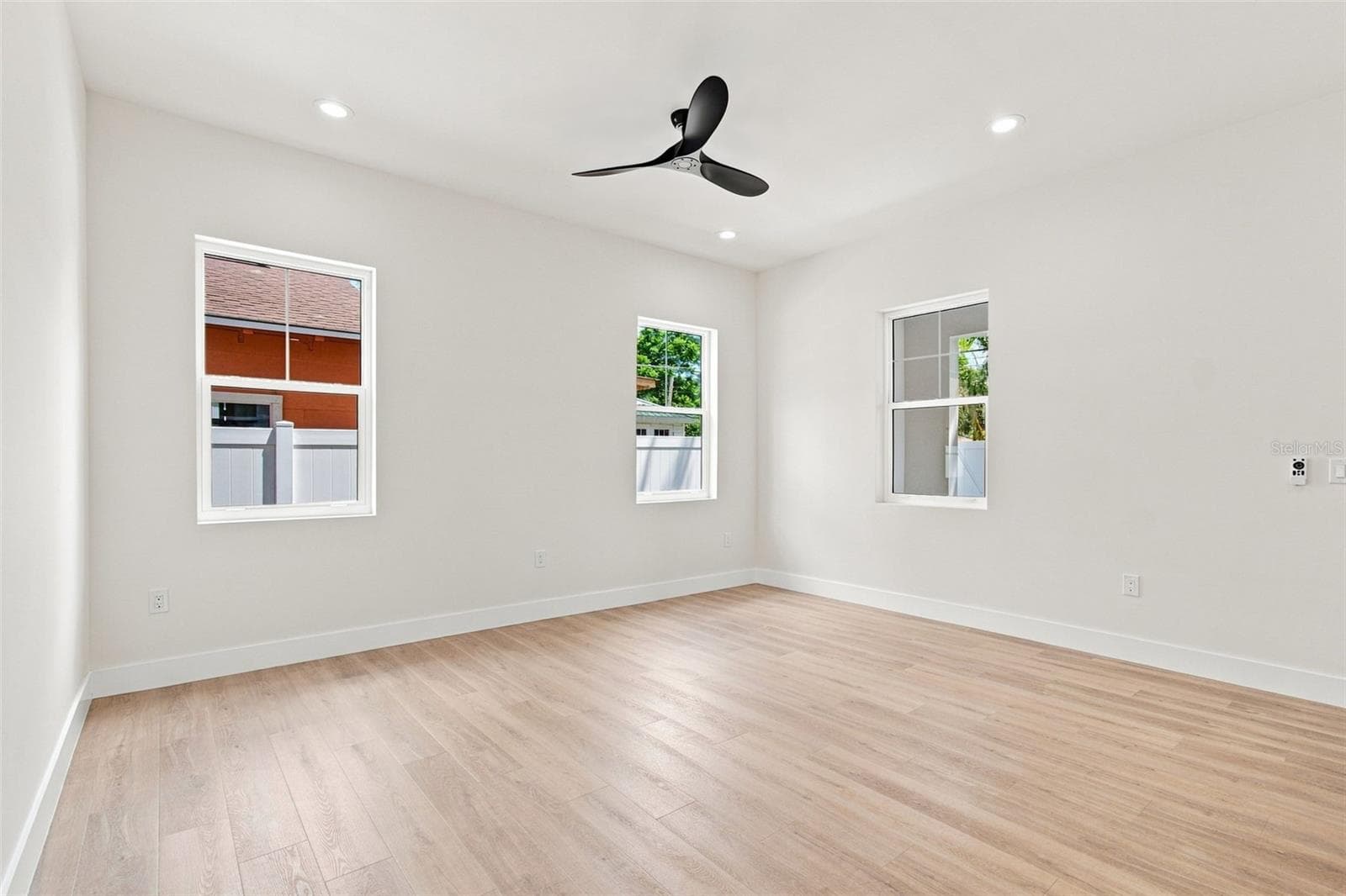Single Family Residence at 5310 7TH AVE N, ST PETERSBURG, photo 25 of 96