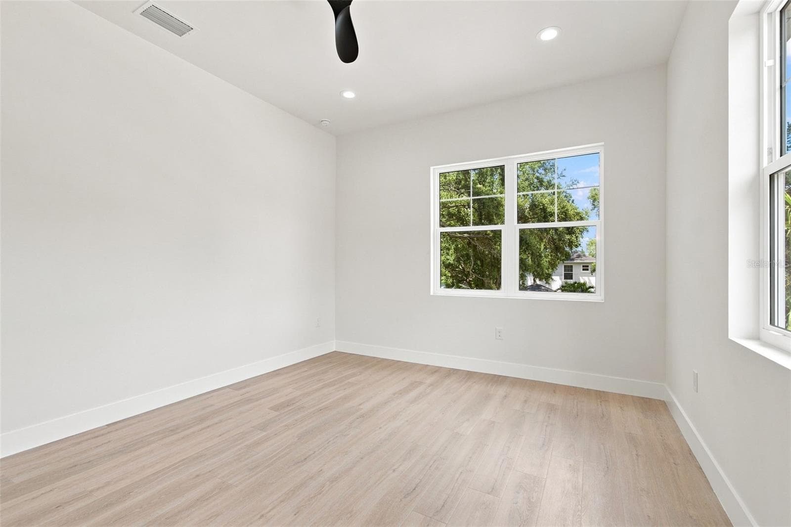 Single Family Residence at 5310 7TH AVE N, ST PETERSBURG, photo 42 of 96
