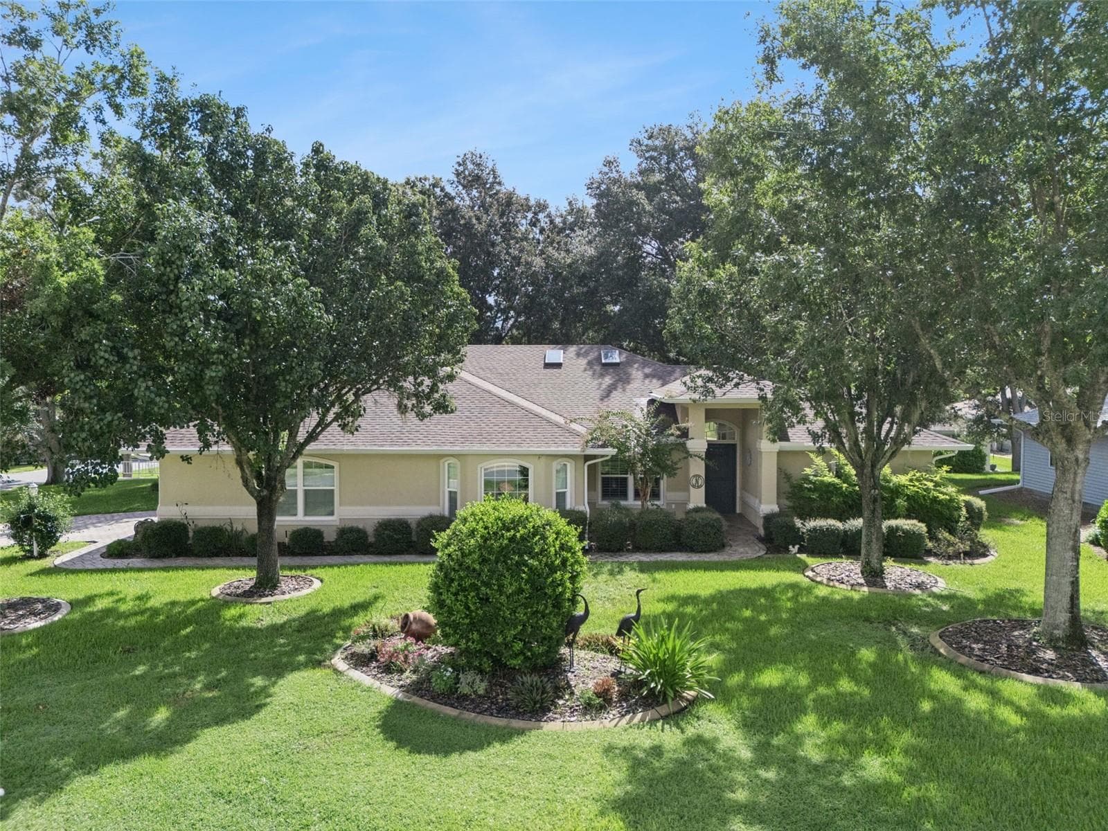 Single Family Residence at 21142 EDINBOROUGH PL, LEESBURG, photo 2 of 65