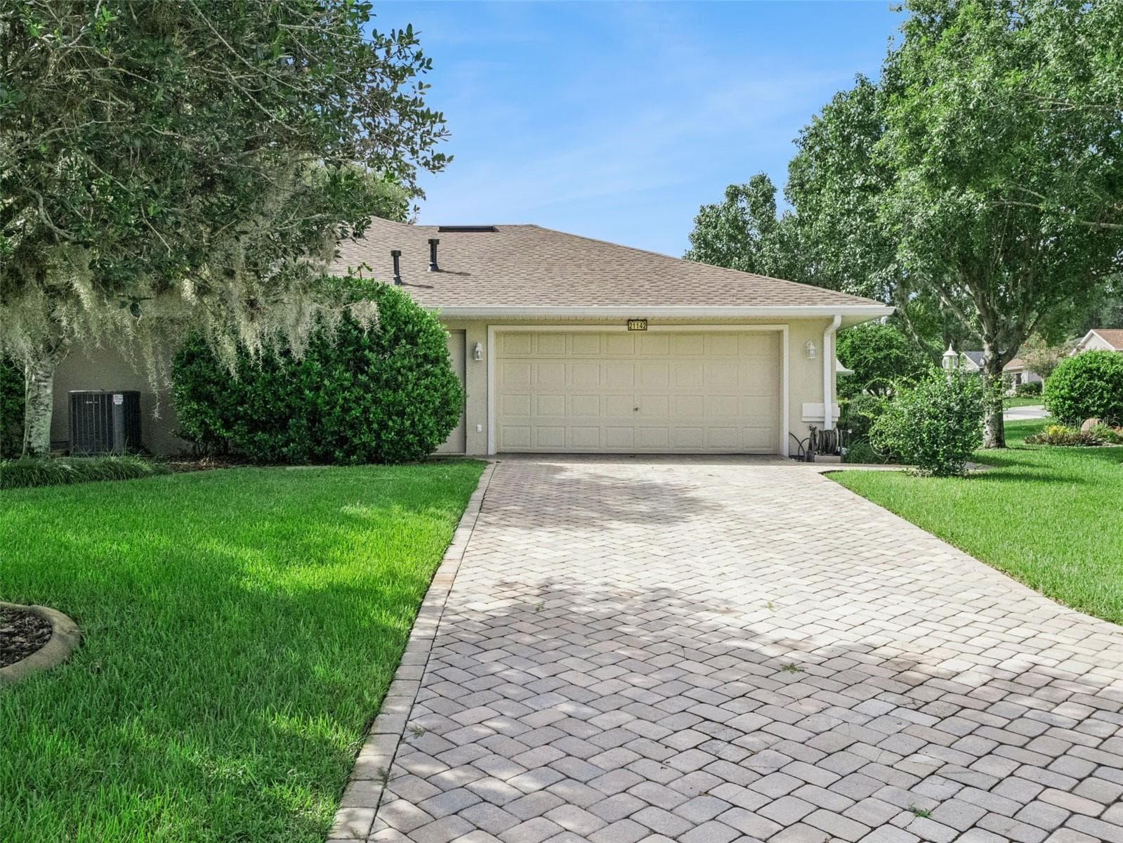Single Family Residence at 21142 EDINBOROUGH PL, LEESBURG, photo 4 of 65