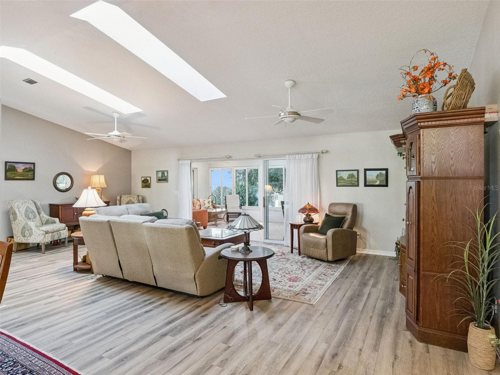 Single Family Residence at 21142 EDINBOROUGH PL, LEESBURG, photo 5 of 65