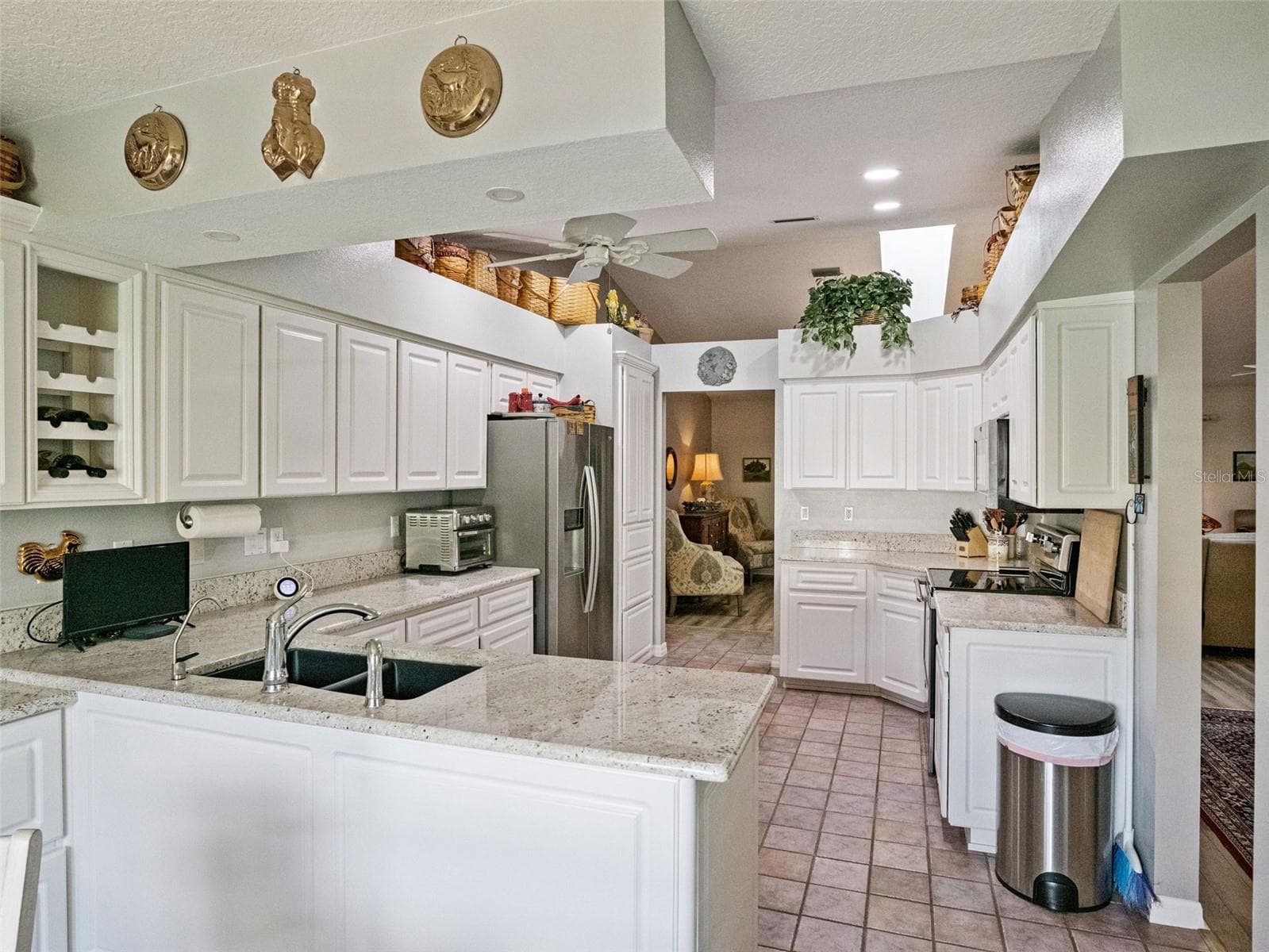 Single Family Residence at 21142 EDINBOROUGH PL, LEESBURG, photo 11 of 65