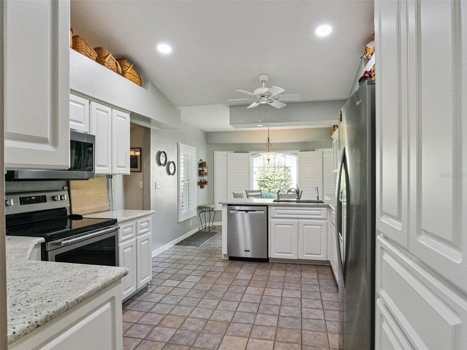 Single Family Residence at 21142 EDINBOROUGH PL, LEESBURG, photo 14 of 65