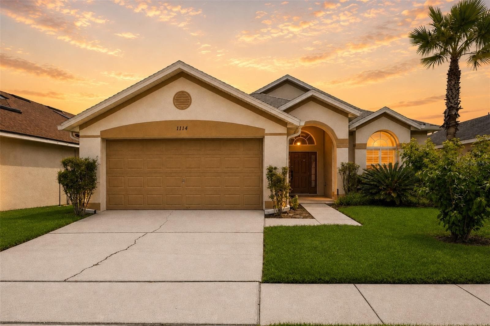 1114 BLOOMINGDALE DR