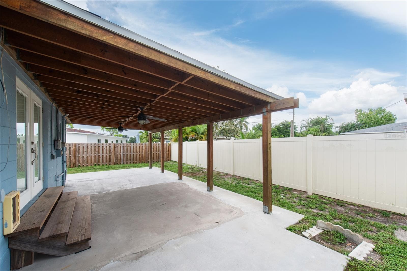 Single Family Residence at 2501 LESLEE LAKE DR N, ST PETERSBURG, photo 9 of 52