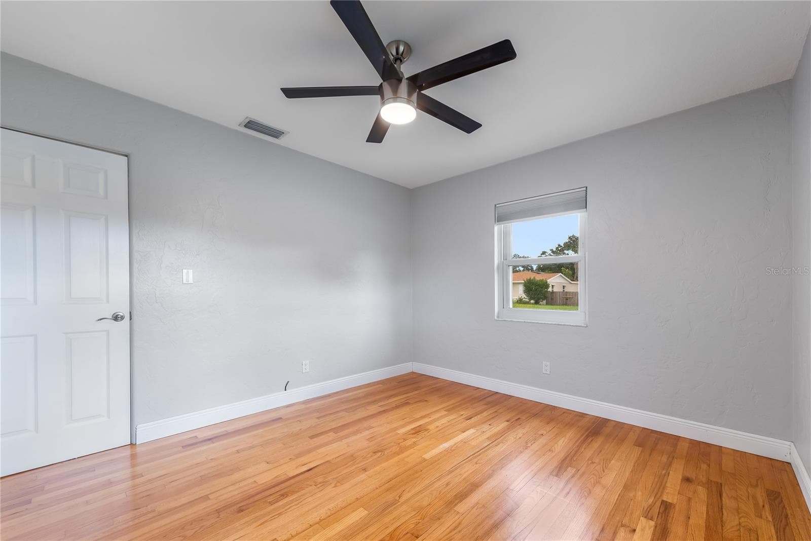 Single Family Residence at 2501 LESLEE LAKE DR N, ST PETERSBURG, photo 29 of 52