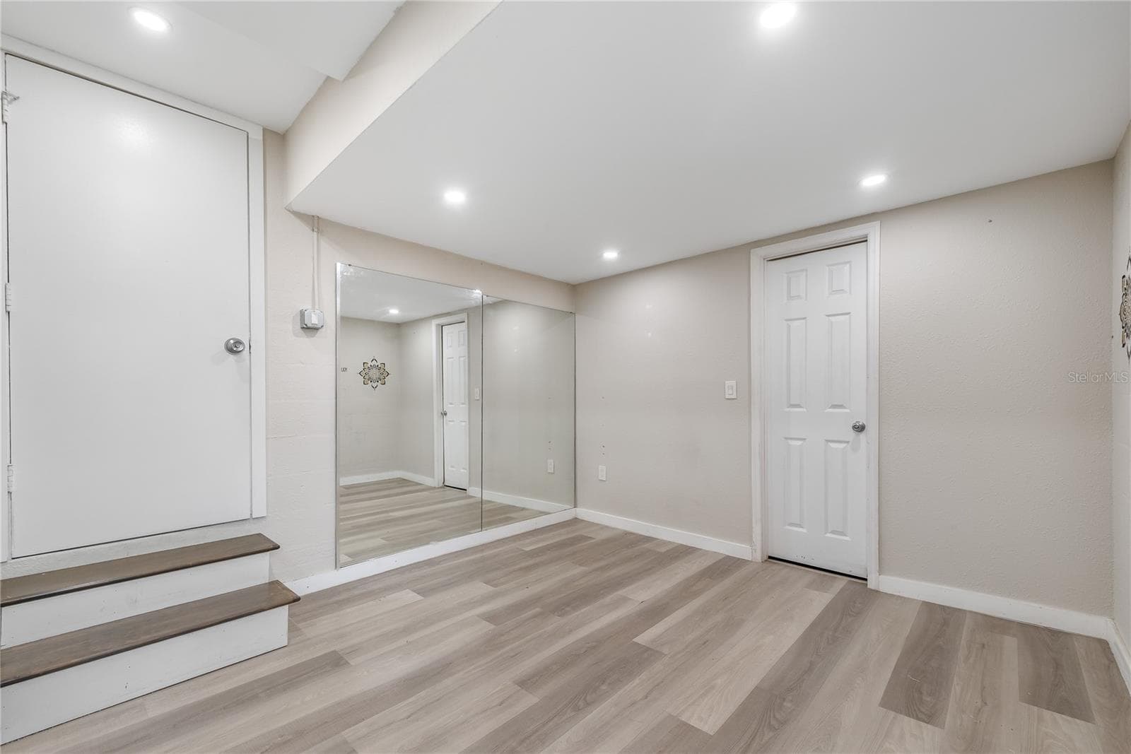 Single Family Residence at 2501 LESLEE LAKE DR N, ST PETERSBURG, photo 36 of 52