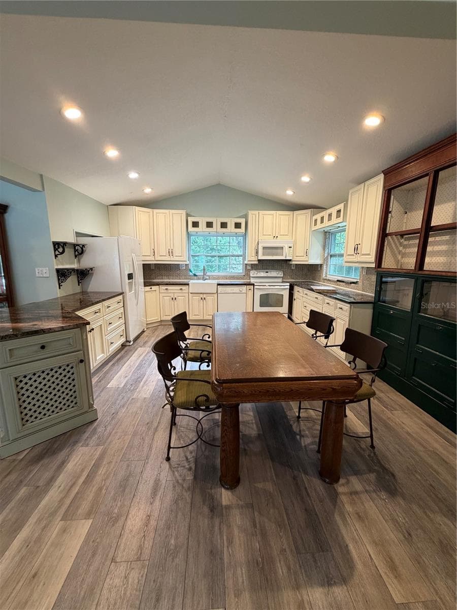 Single Family Residence at 833 COLLINS AVE, APOPKA, photo 4 of 28