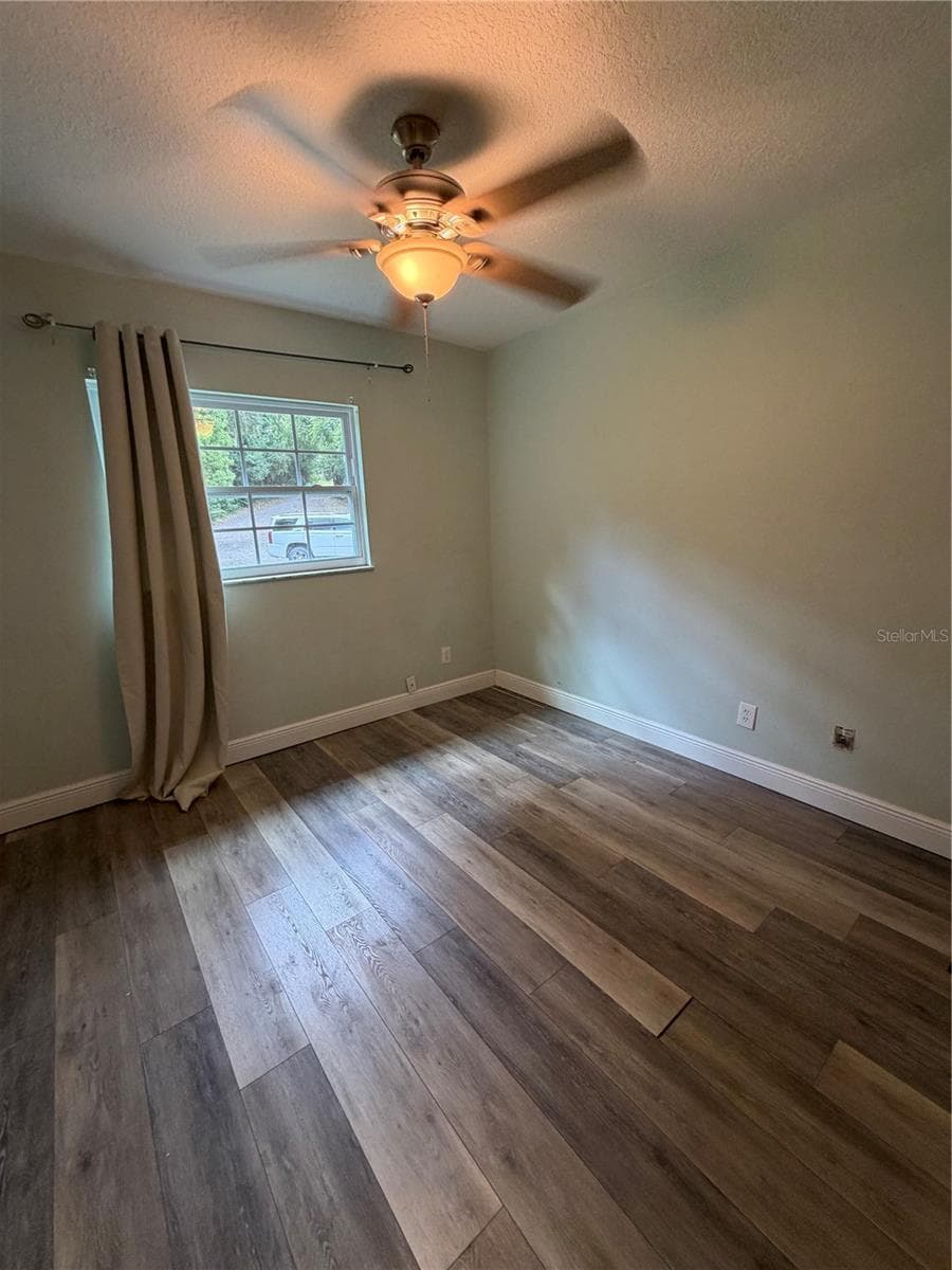 Single Family Residence at 833 COLLINS AVE, APOPKA, photo 7 of 28