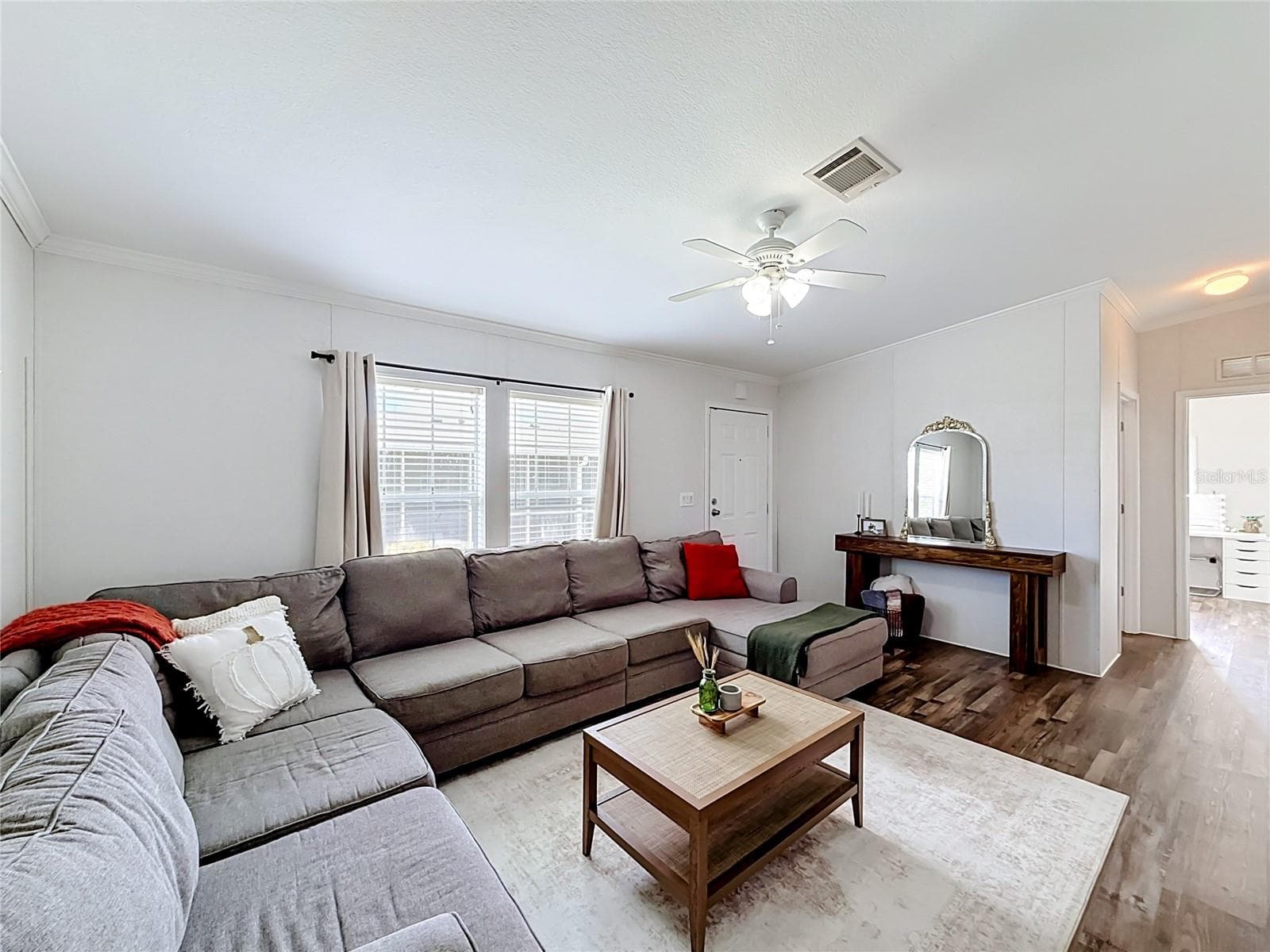 Living room - 25110 ALAMANDA DR, ASTATULA