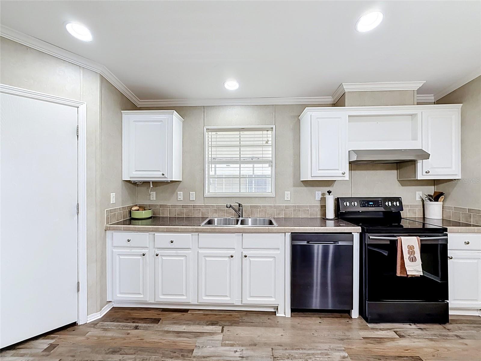 Kitchen - 25110 ALAMANDA DR, ASTATULA
