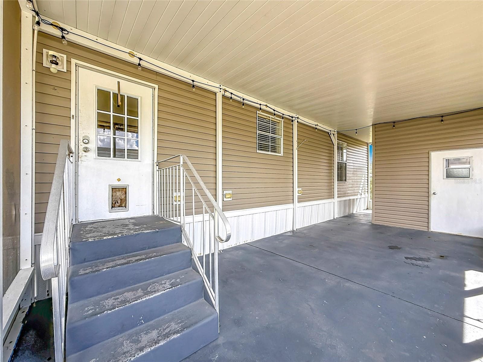 Screened patio entrance - 25110 ALAMANDA DR, ASTATULA