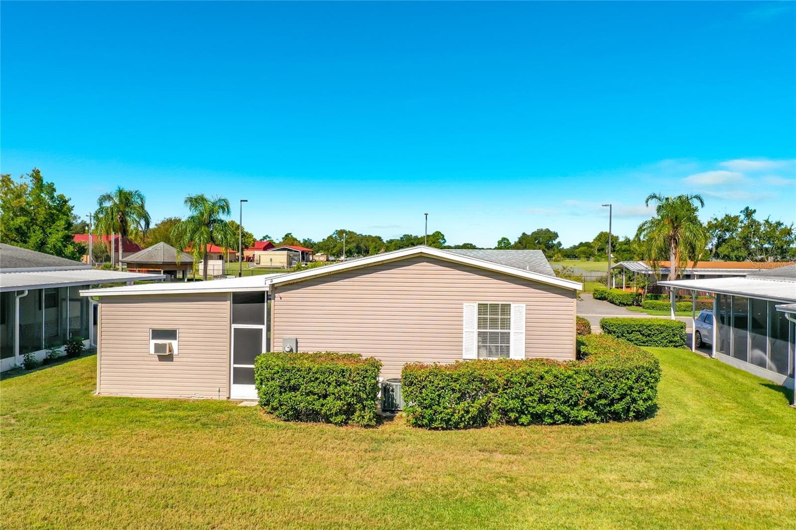 Exterior front - 25110 ALAMANDA DR, ASTATULA