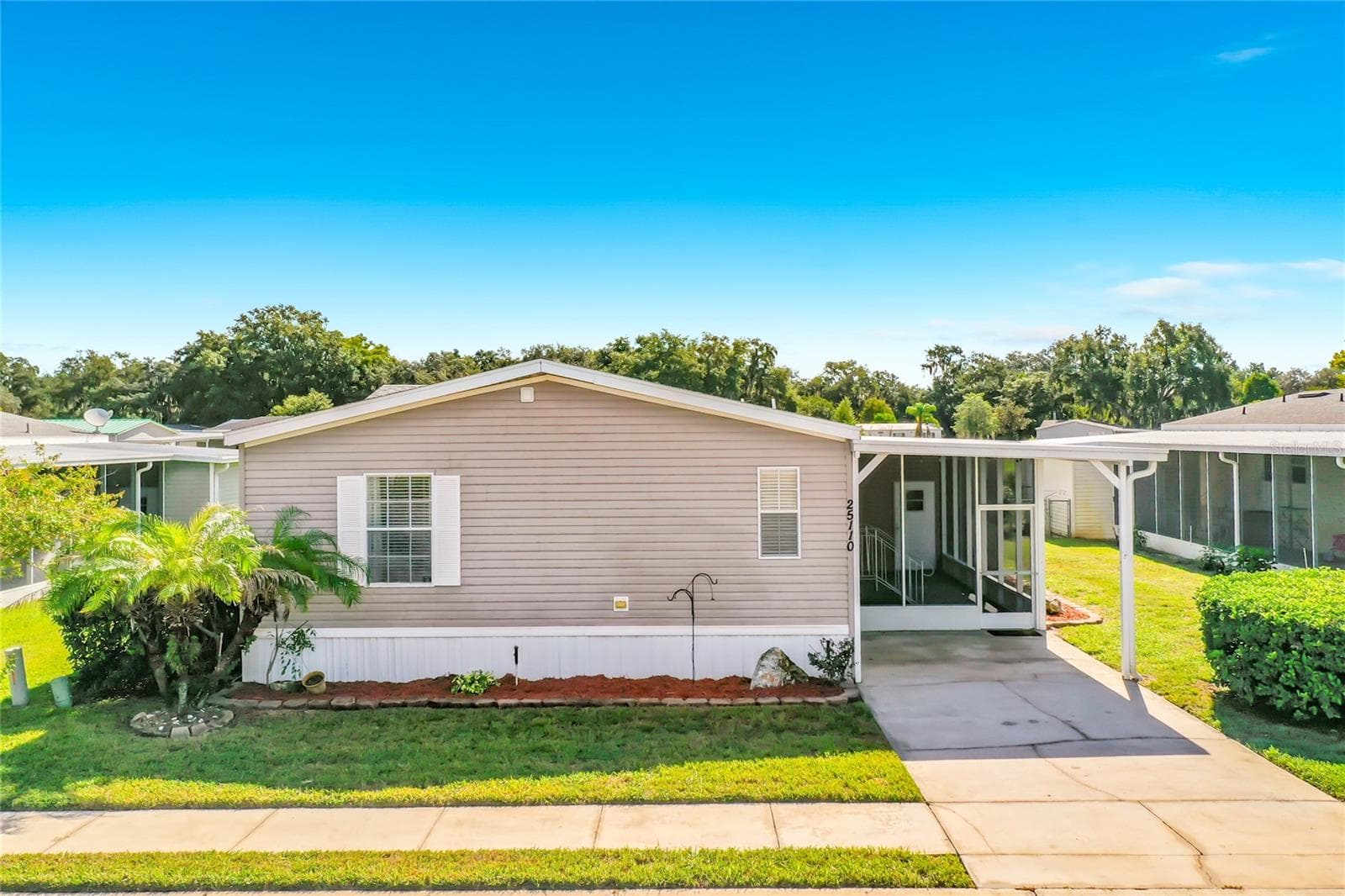 Exterior front - 25110 ALAMANDA DR, ASTATULA