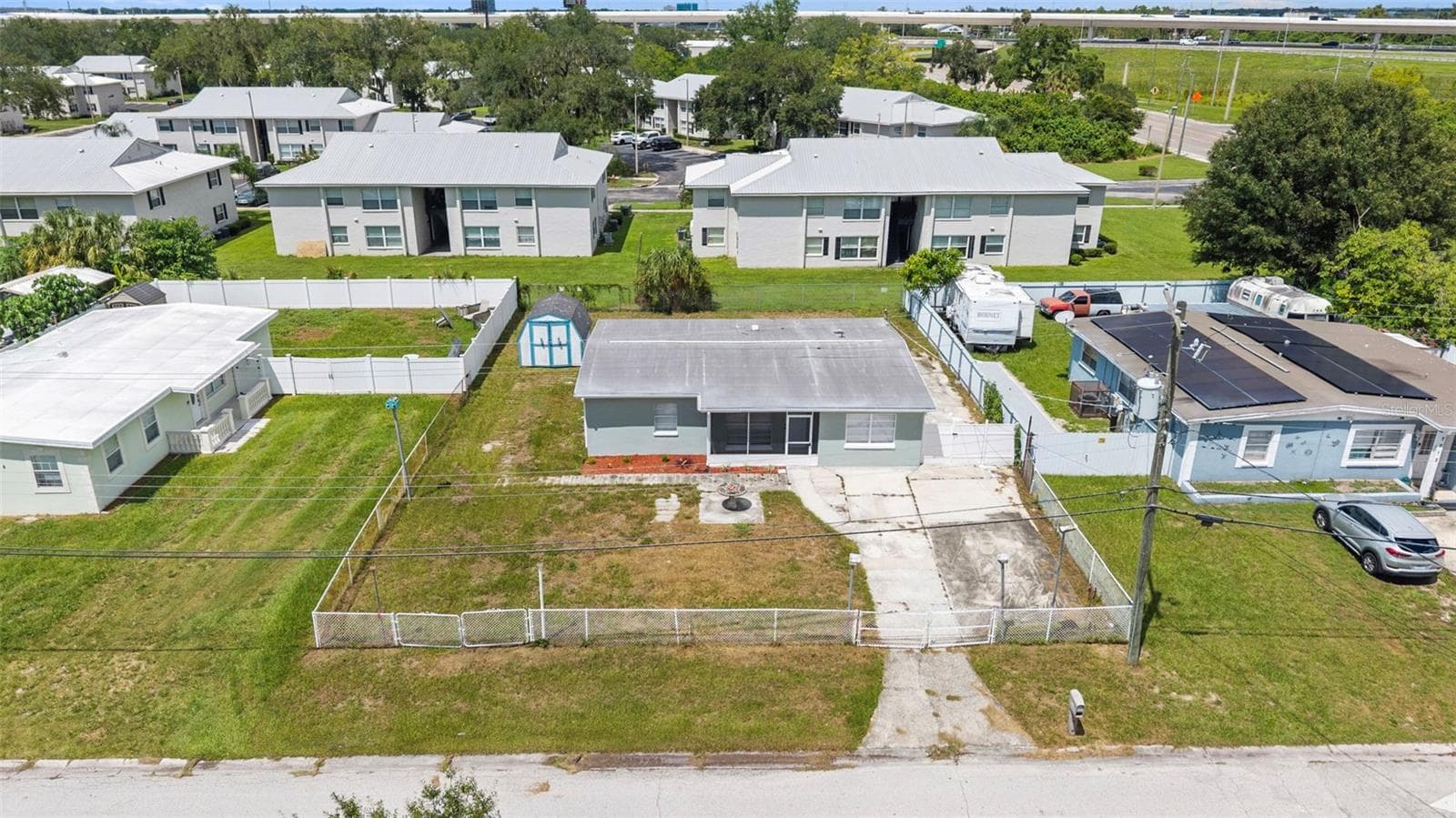 Single Family Residence at 7710 CORAL VINE LN, TAMPA, photo 4 of 39