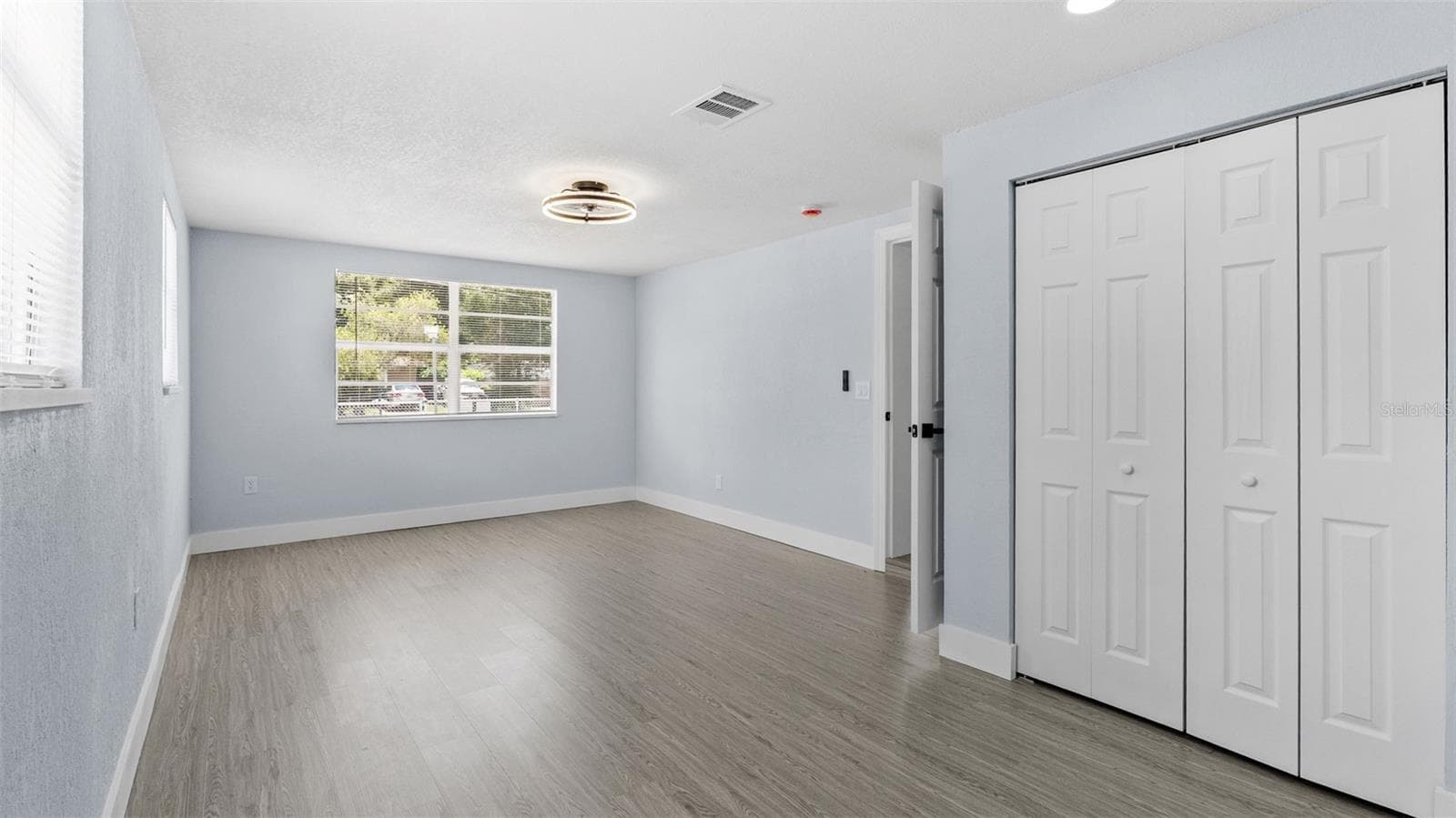 Single Family Residence at 7710 CORAL VINE LN, TAMPA, photo 10 of 39