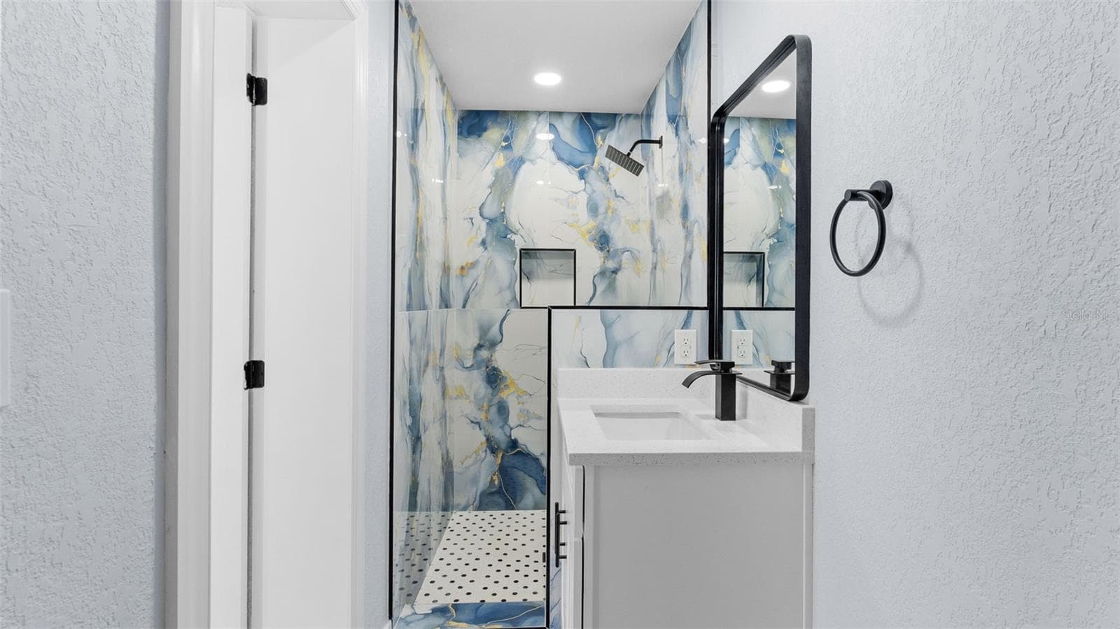 Single Family Residence at 7710 CORAL VINE LN, TAMPA, photo 21 of 39