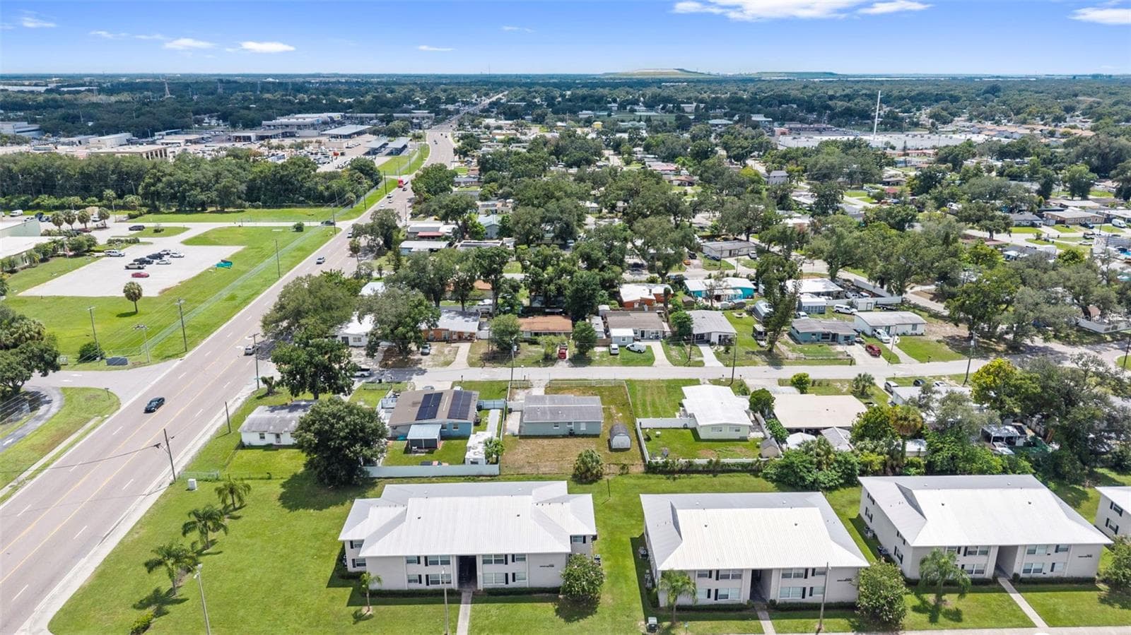 Single Family Residence at 7710 CORAL VINE LN, TAMPA, photo 27 of 39