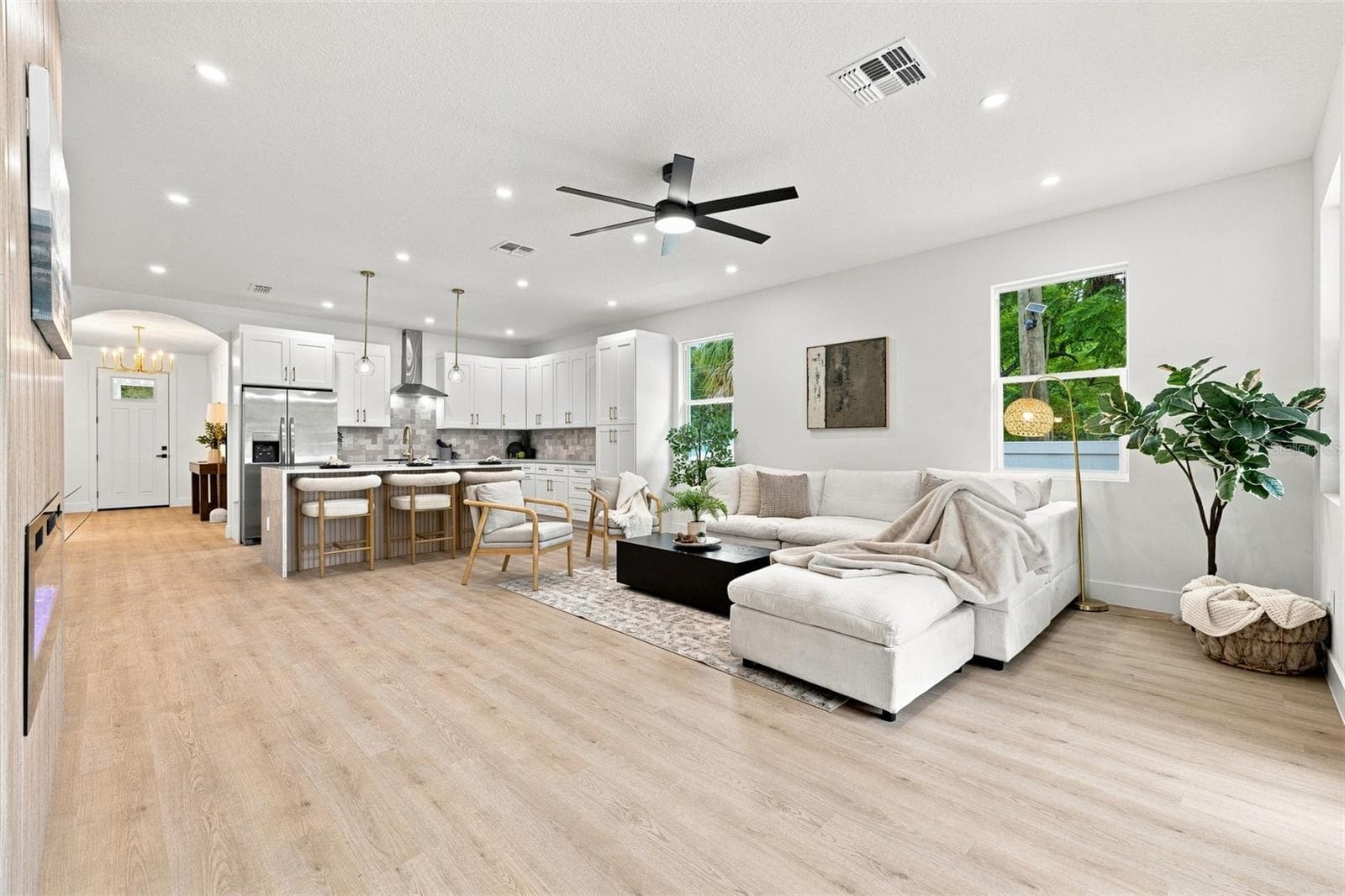 Single Family Residence at 3008 E OSBORNE AVE, TAMPA, photo 11 of 25