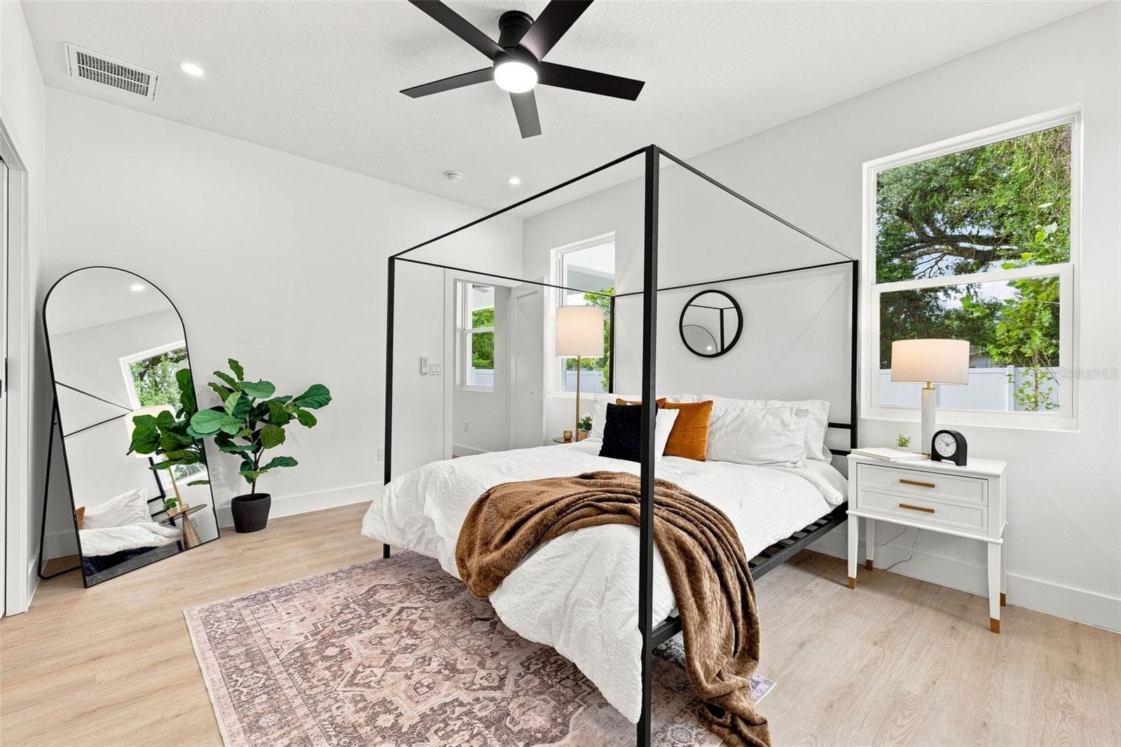 primary bed - 3008 E OSBORNE AVE, TAMPA