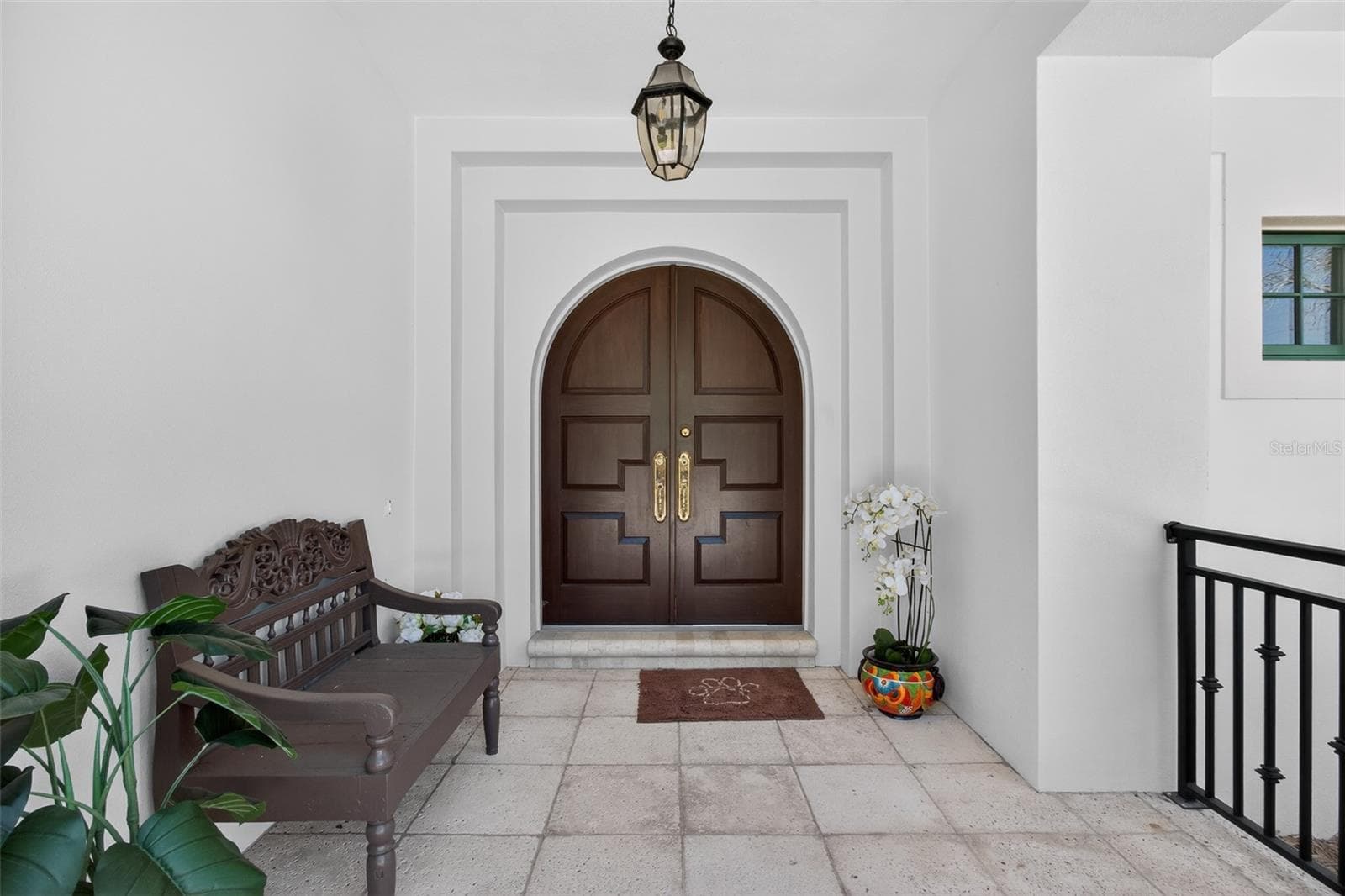 Main Entry - 1100 TORTUGA CIR NE, ST PETERSBURG