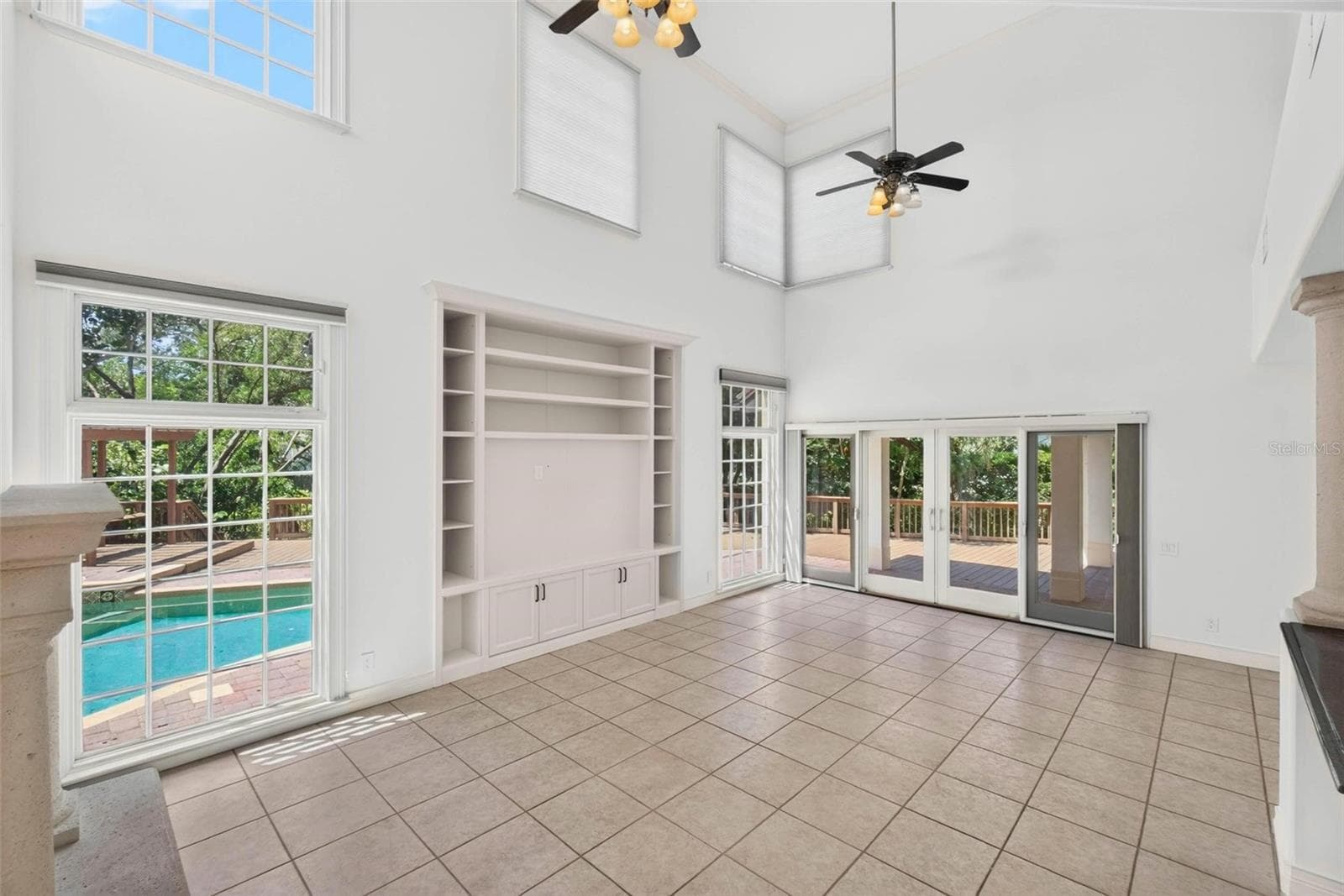 Great Room - 1100 TORTUGA CIR NE, ST PETERSBURG