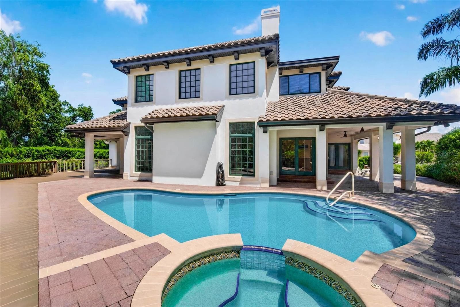 Resort-Style Pool Deck - 1100 TORTUGA CIR NE, ST PETERSBURG