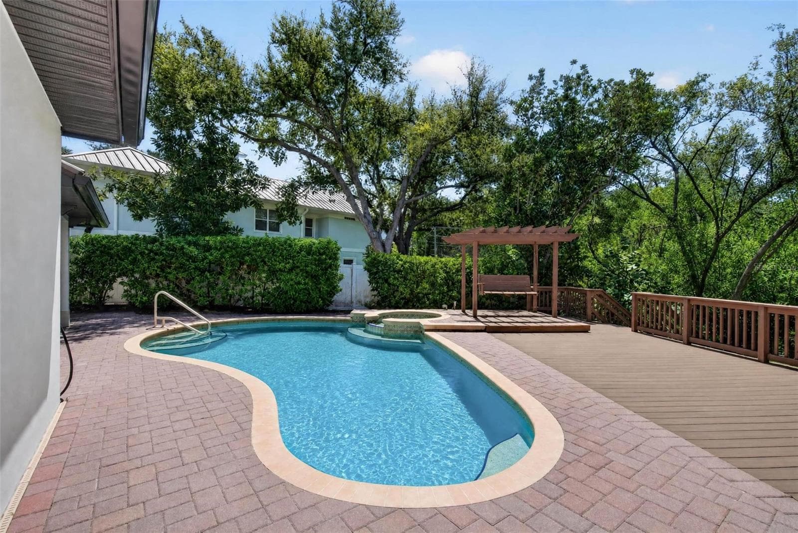 Resort-Style Pool Deck - 1100 TORTUGA CIR NE, ST PETERSBURG