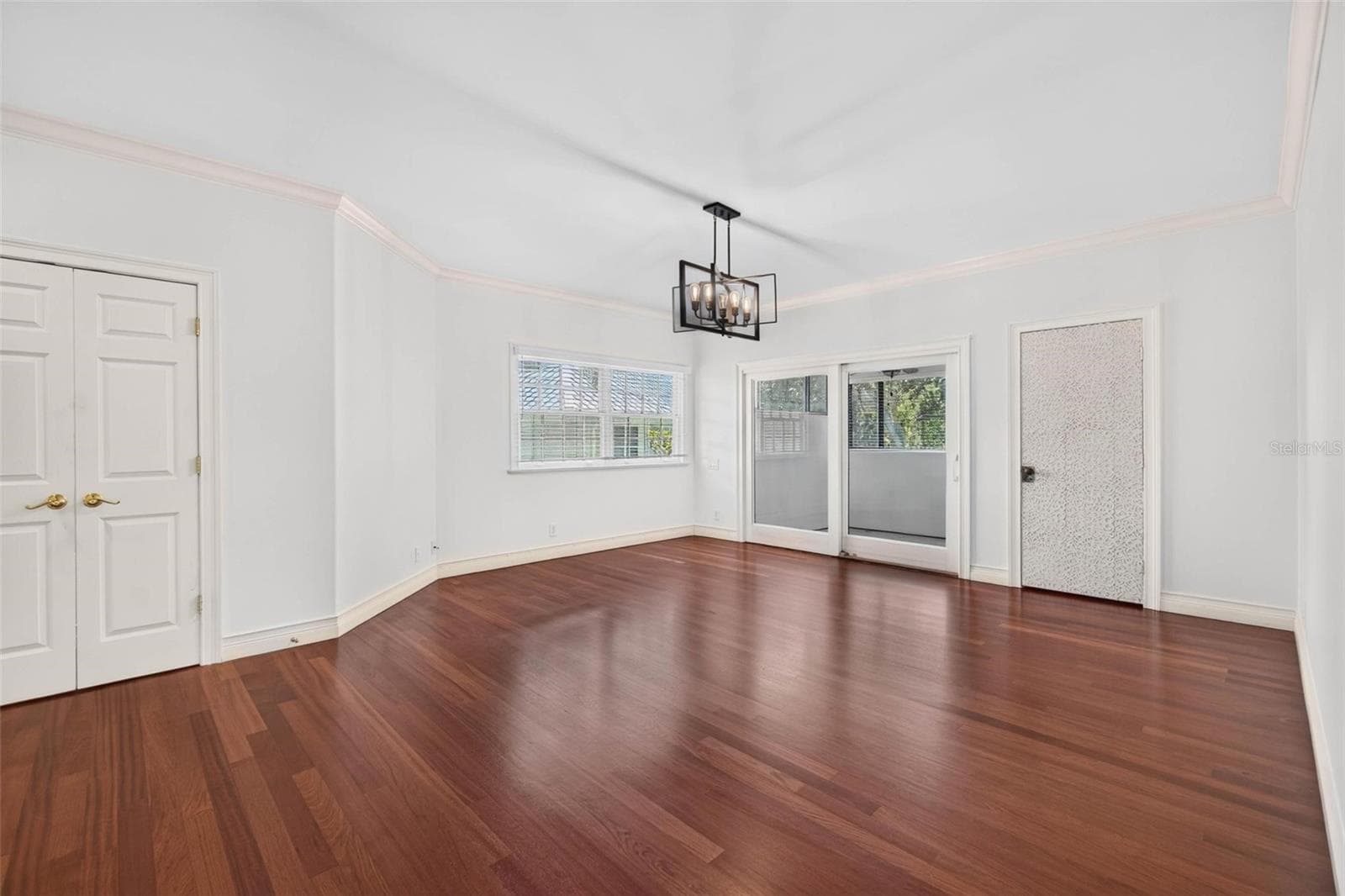2nd Floor Primary Suite - 1100 TORTUGA CIR NE, ST PETERSBURG