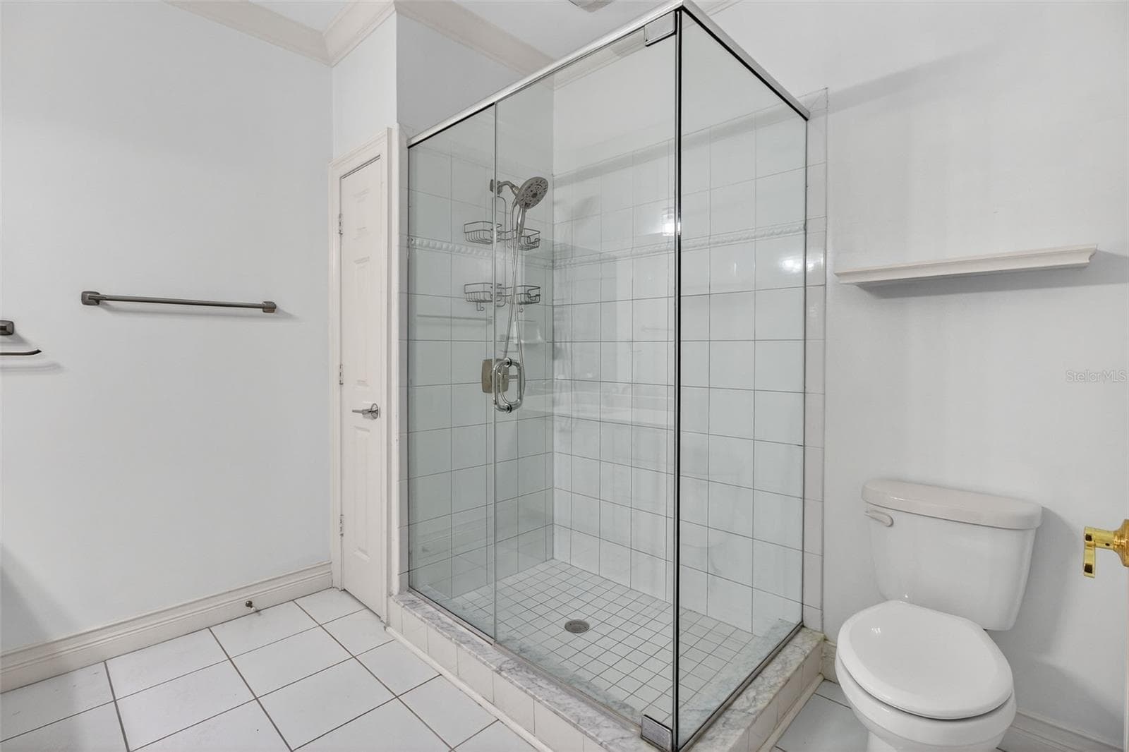 Guest Room 4 Ensuite Bath - 1100 TORTUGA CIR NE, ST PETERSBURG