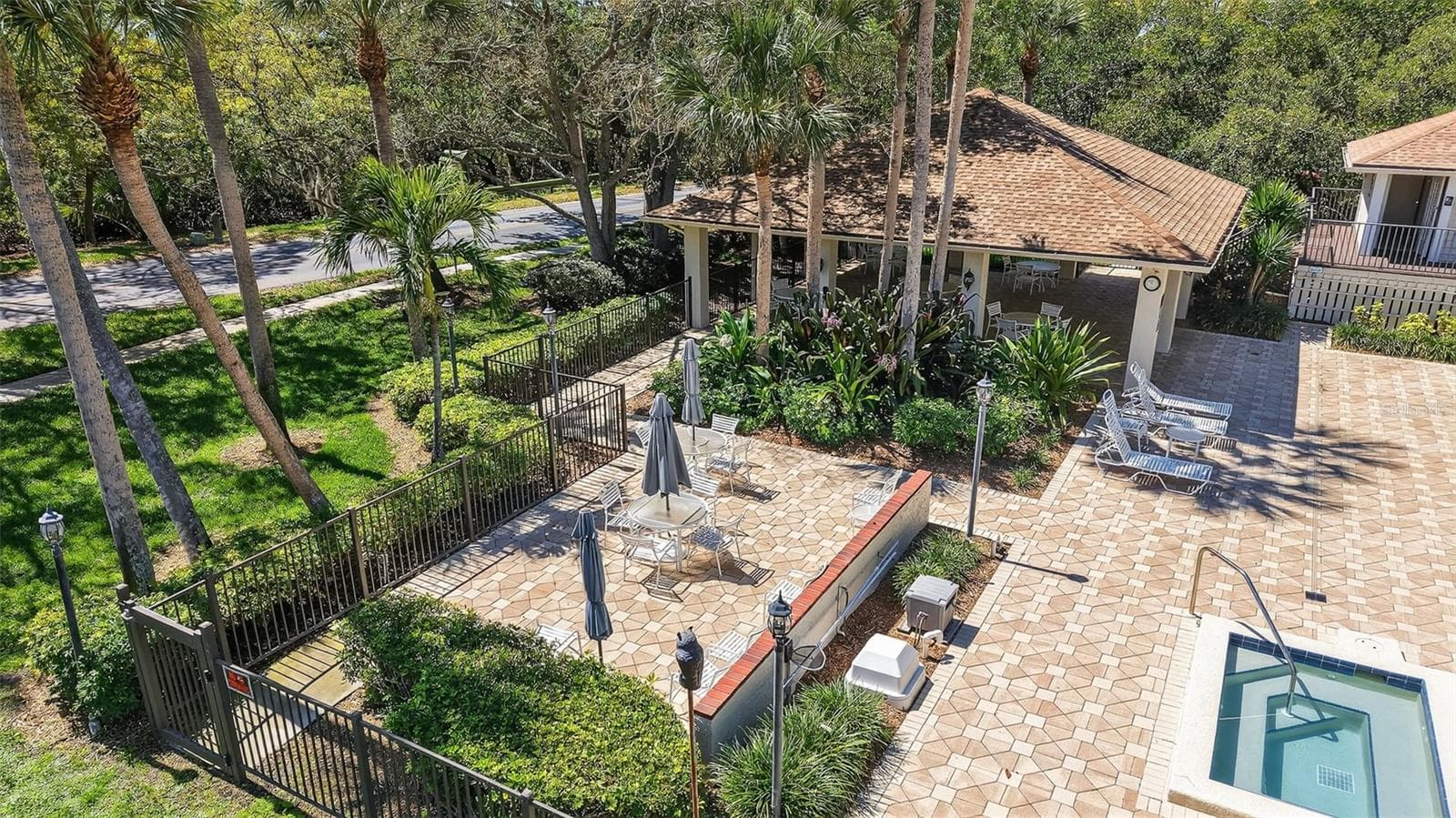 Community Pool - 1100 TORTUGA CIR NE, ST PETERSBURG