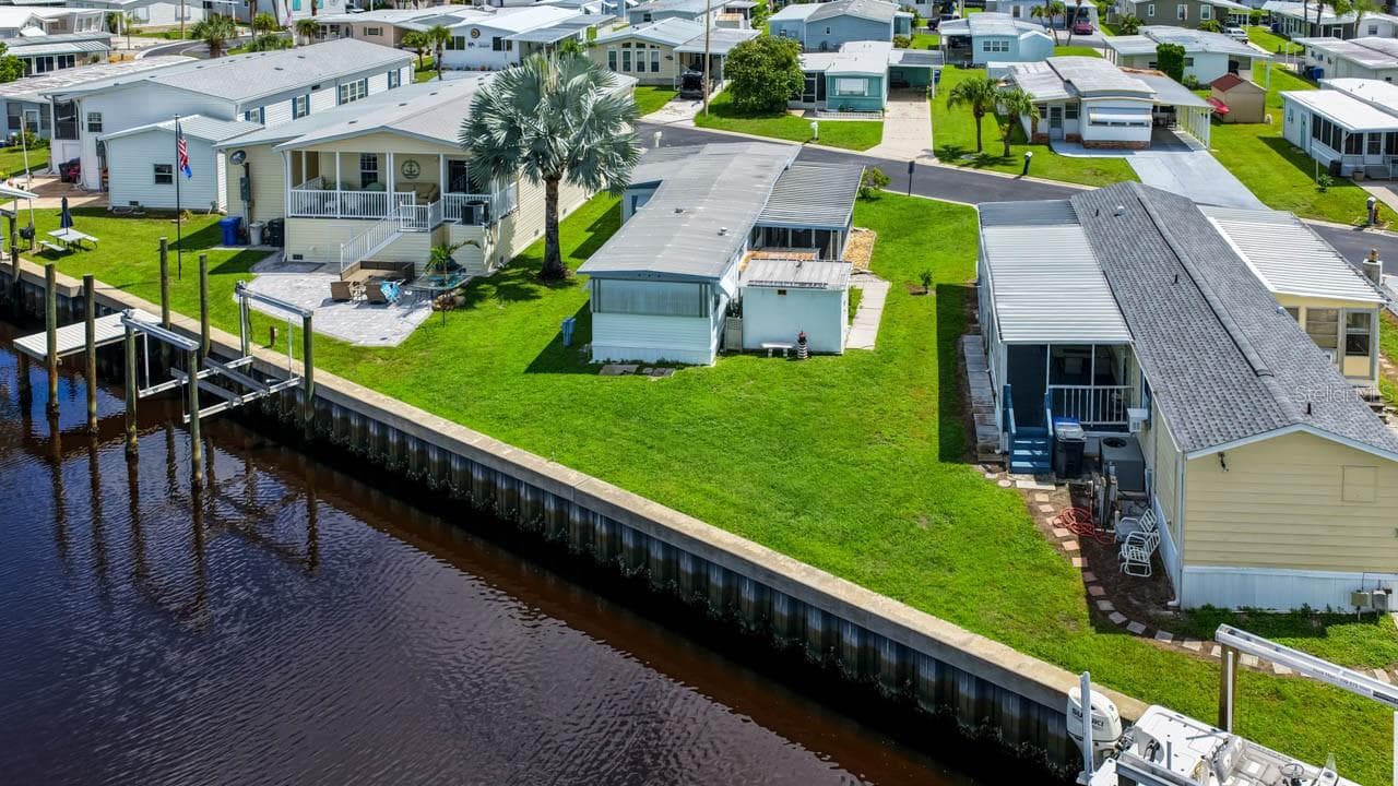 116 W SAINT JOHNS WAY