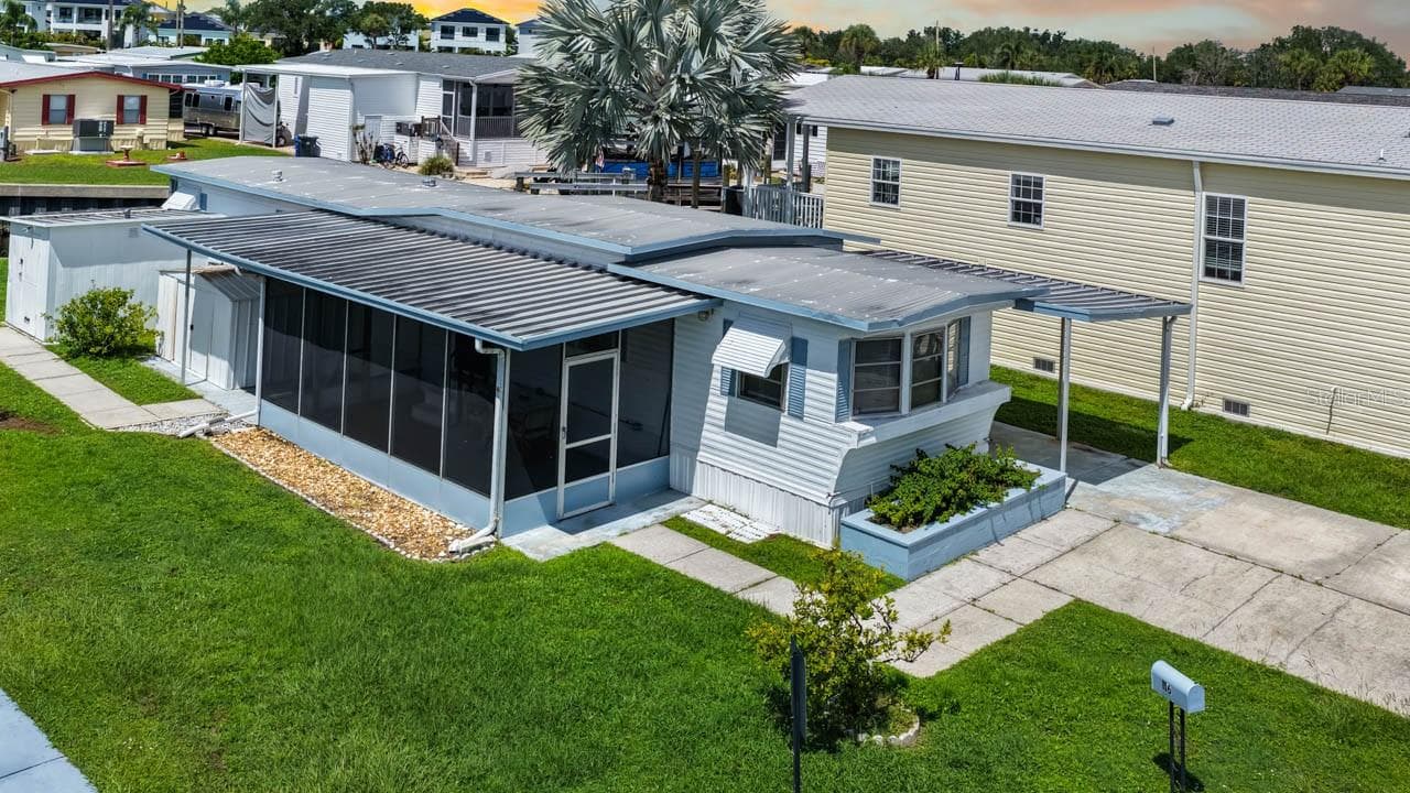 Mobile Home at 116 W SAINT JOHNS WAY, APOLLO BEACH, photo 2 of 24
