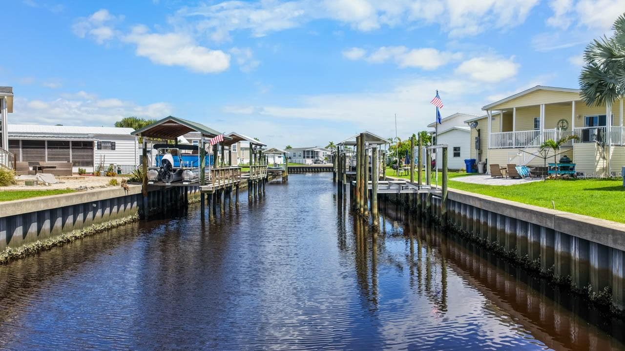 Mobile Home at 116 W SAINT JOHNS WAY, APOLLO BEACH, photo 3 of 24