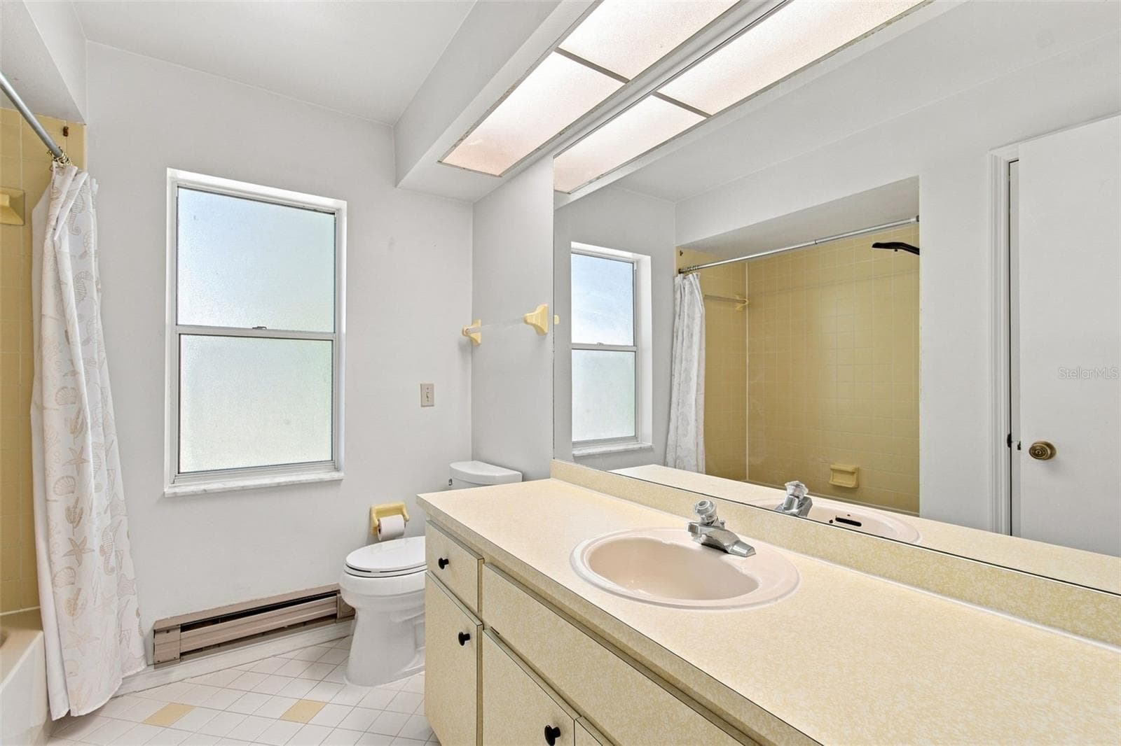 Single Family Residence at 8 SANDPINE CT W, HOMOSASSA, photo 10 of 23