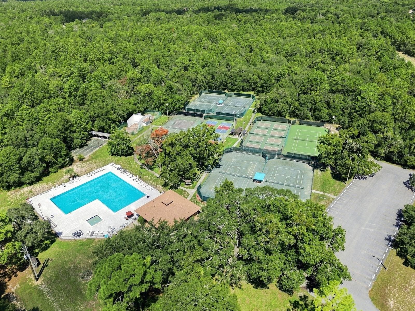 Single Family Residence at 8 SANDPINE CT W, HOMOSASSA, photo 18 of 23