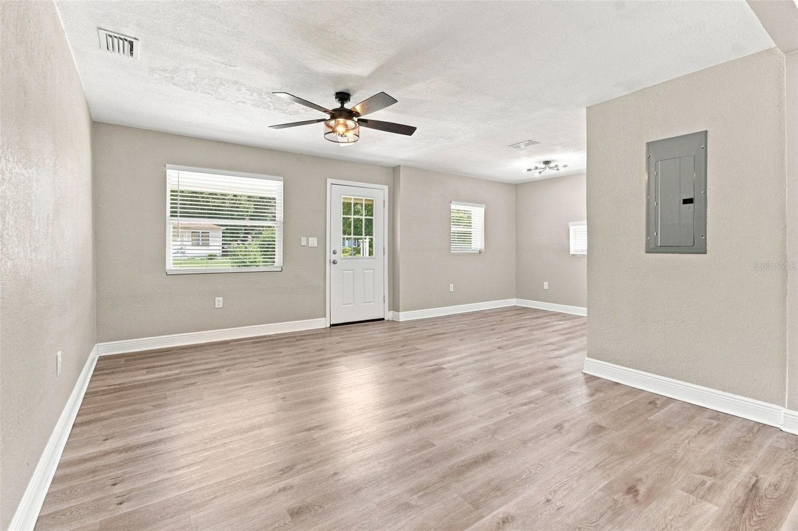 Single Family Residence at 1217 E NORFOLK ST, TAMPA, photo 3 of 45