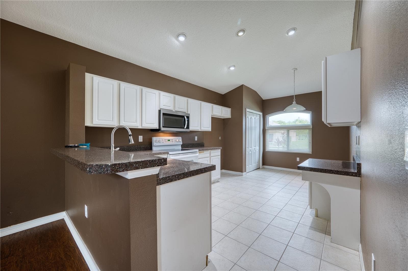 Single Family Residence at 8392 E 47TH ST CIR, PALMETTO, photo 11 of 44