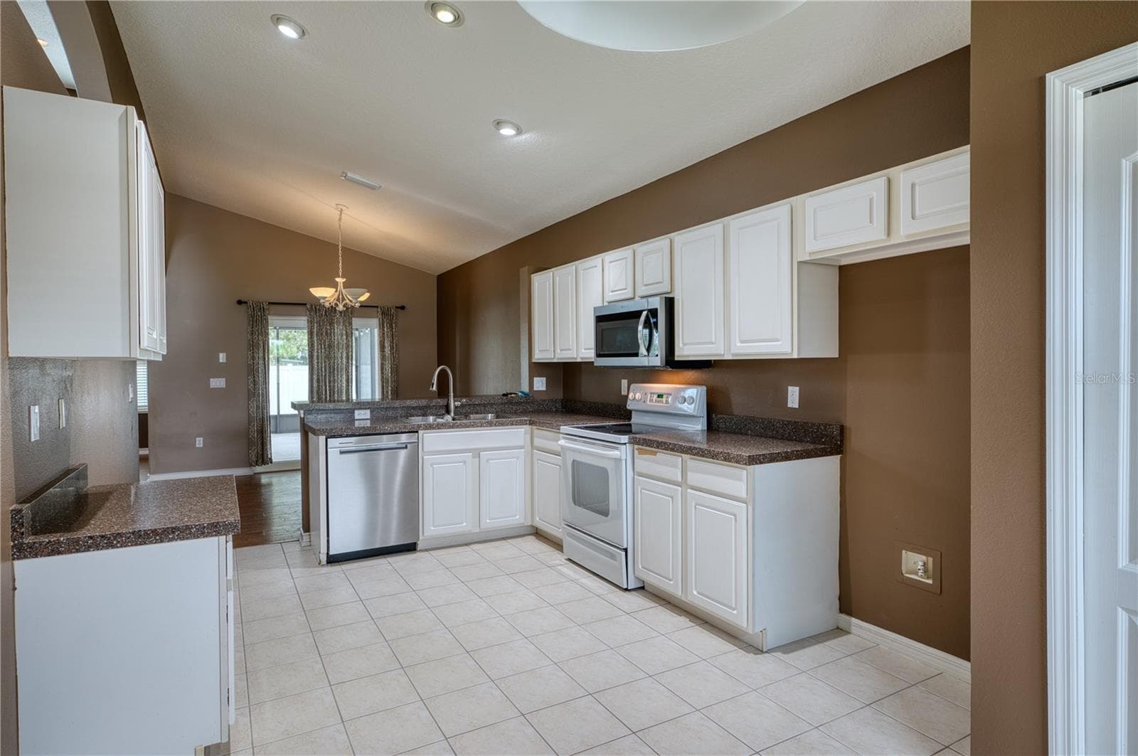 Single Family Residence at 8392 E 47TH ST CIR, PALMETTO, photo 13 of 44
